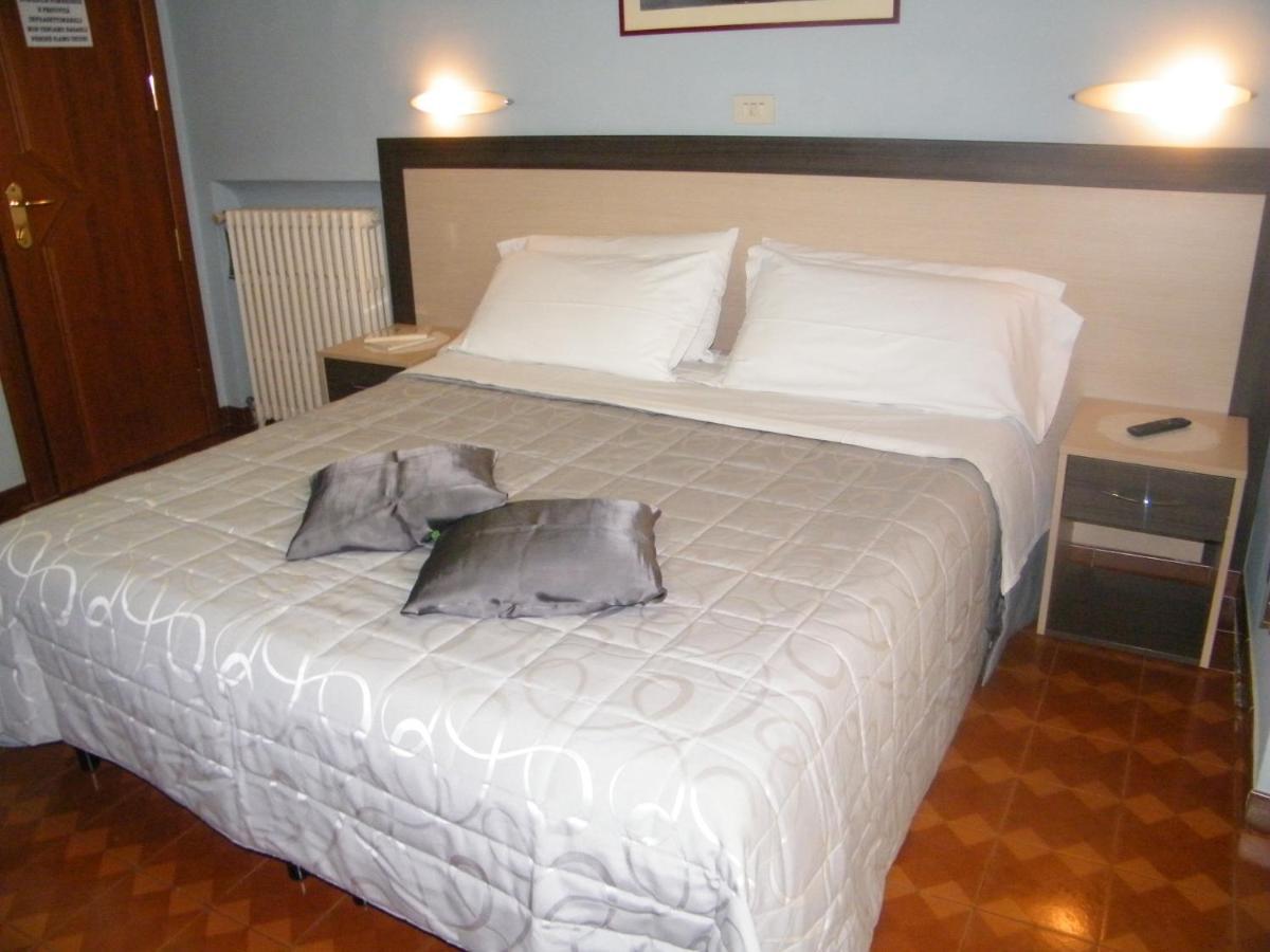 Torino Central-- Rooms And Apartments - Alba Turim Exterior foto